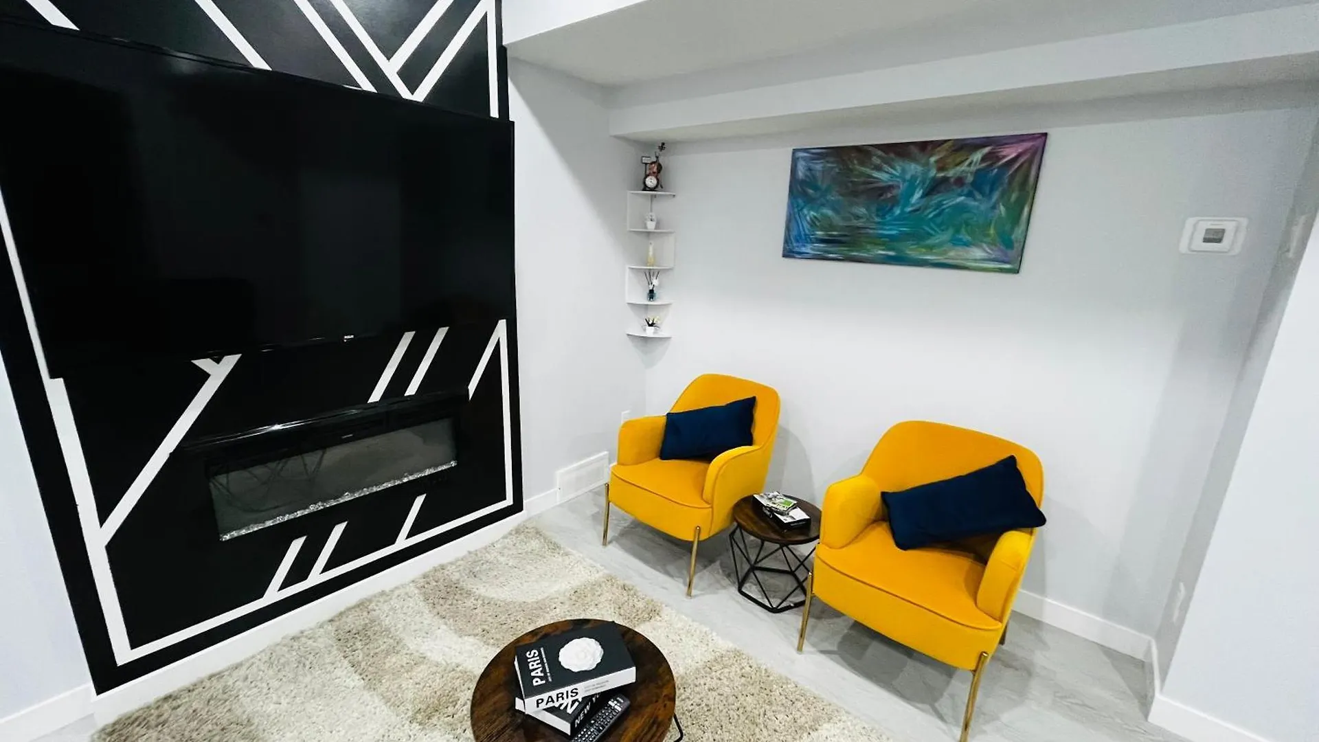Amy'S 2-Bedroom Residence YYC